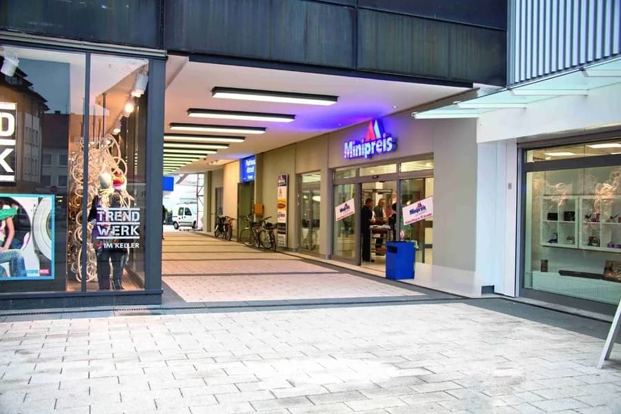 Ladenpassage im Erdgeschoss des Parkhauses Altstadt in Herford