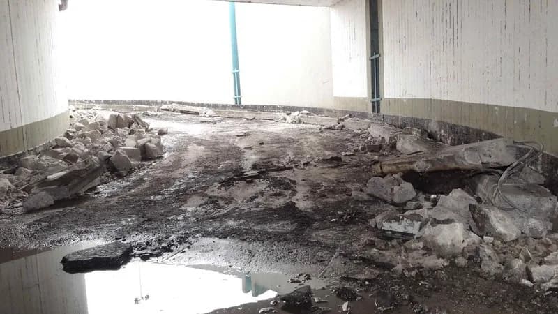 Parkdeck Herford Radewig vor der Sanierung: aufgebrochener Belag